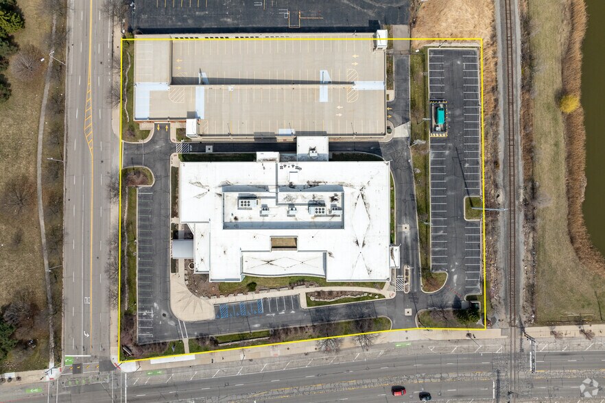 More Photos Of 11411 E Jefferson Ave, Detroit Office For Sale