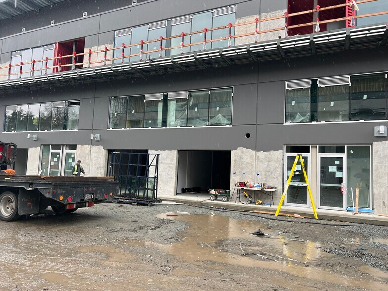 More Photos Of 4899 Vanguard Rd, Richmond Warehouse For Lease