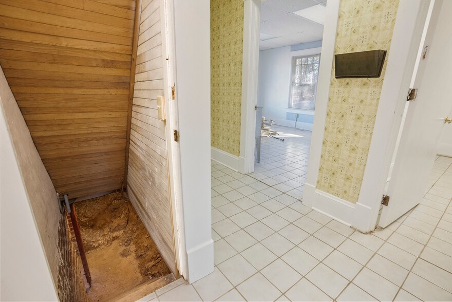 More Photos Of 611 Carthage St, Sanford Medical For Sale