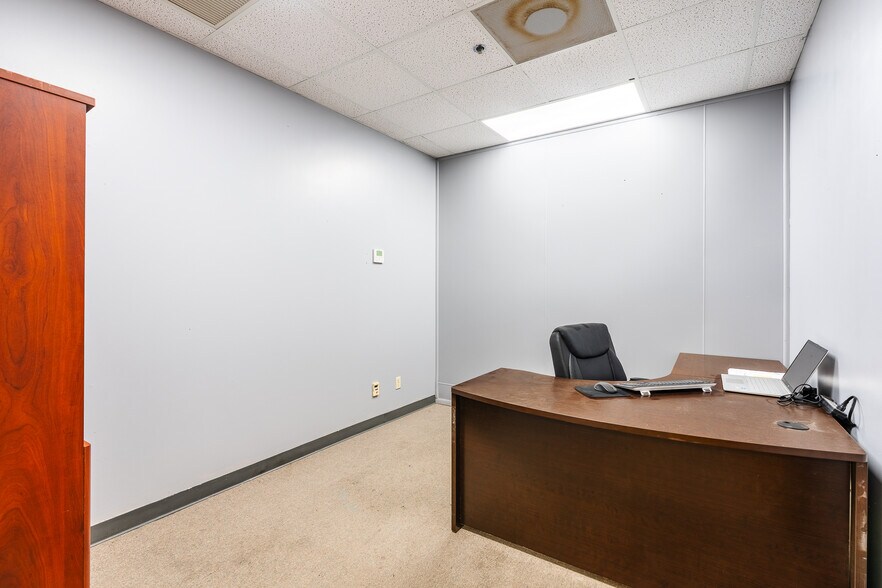 More Photos Of 10045 102nd Ter, Sebastian Industrial For Lease