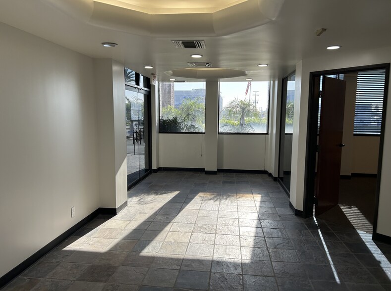 More Photos Of 20355 Hawthorne Blvd, Torrance Office For Lease