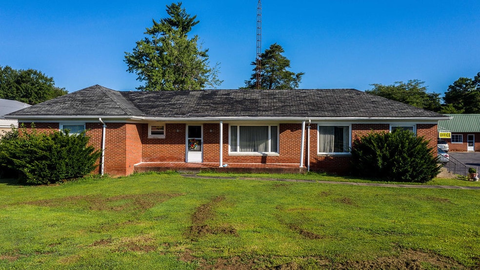 More Photos Of 225 Sturgis Rd, Marion Hotel For Sale