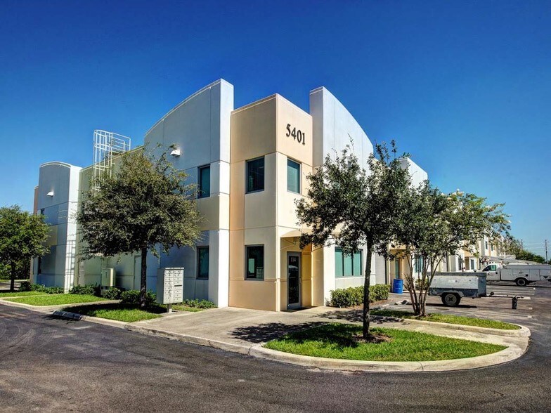 More Photos Of 5401 N Haverhill Rd, West Palm Beach Warehouse For Lease