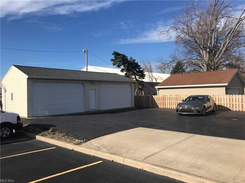 More Photos Of 2918 Plymouth Ave, Rocky River Office For Sale