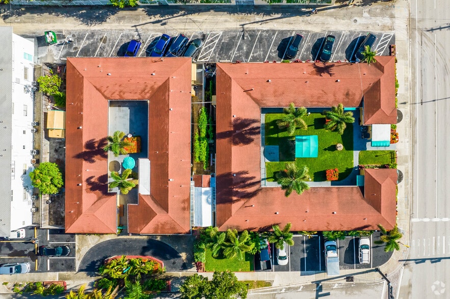 More Photos Of 418 S Federal Hwy, Hollywood Hotel For Sale