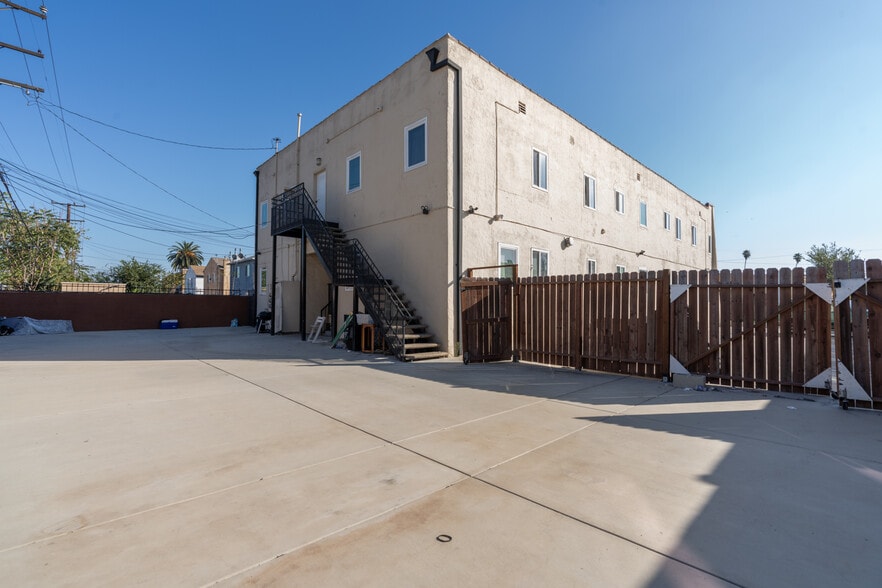 More Photos Of 329 W Magnolia St, Compton Apartments For Sale