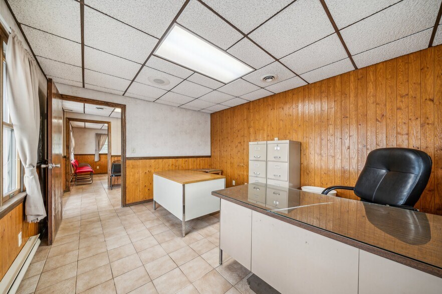 More Photos Of 123 Crossroads Rd, Scottdale Light Distribution For Sale