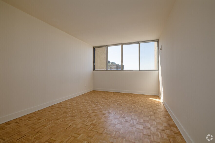 More Photos Of 2021 Av Atwater, Montréal Apartments For Lease