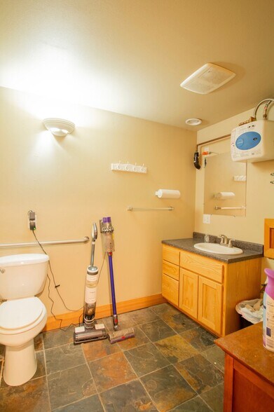 More Photos Of 120 N Line St, Moscow Office For Sale