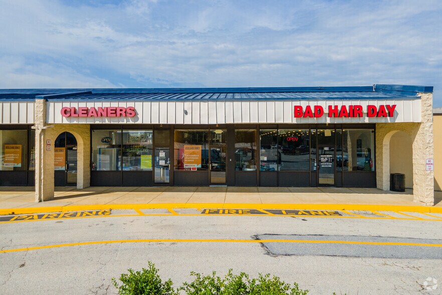 More Photos Of 260 W Swedesford Rd, Devon Unknown For Lease