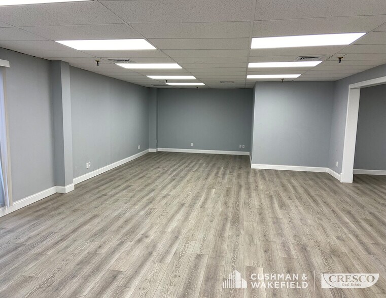More Photos Of 6800-6898 Engle Rd, Middleburg Heights Manufacturing For Lease
