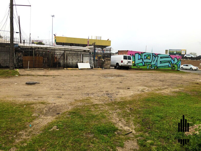More Photos Of 5702 Gulf Fwy, Houston Convenience Store For Sale