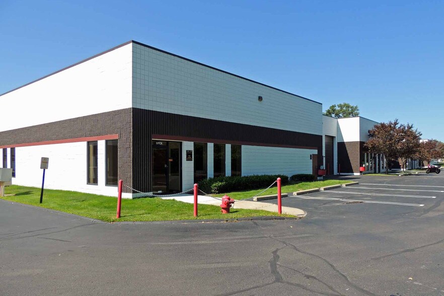 More Photos Of 11900-11950 Farmington Rd, Livonia Warehouse For Lease