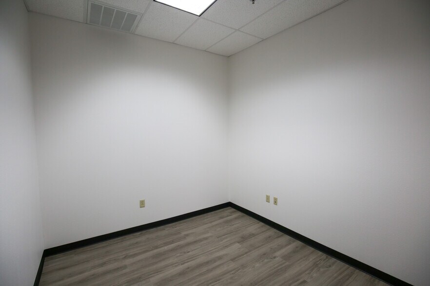 More Photos Of 9250 Pasadena, Frisco Medical For Lease