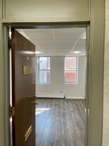 More Photos Of 1527 Franklin Ave, Mineola Office For Lease