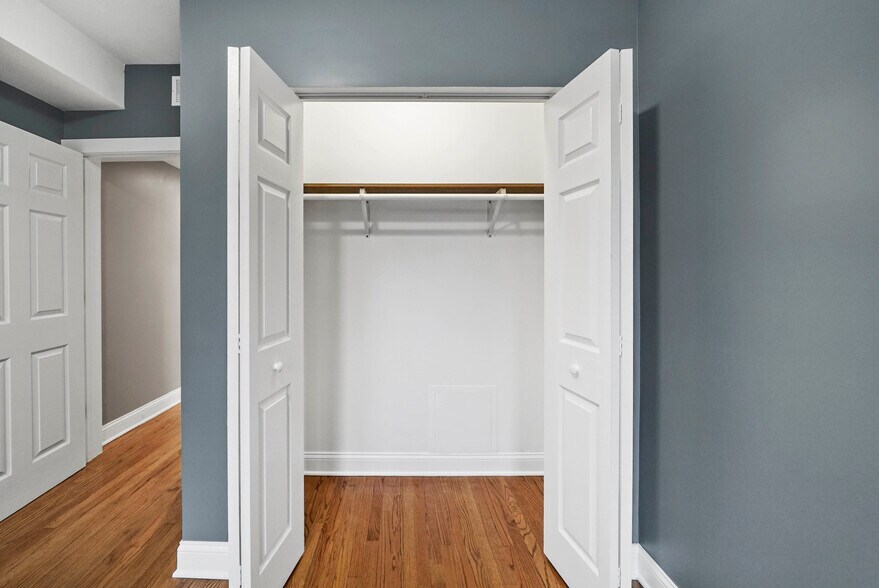 More Photos Of 1619 E 70th St, Chicago Apartments For Sale
