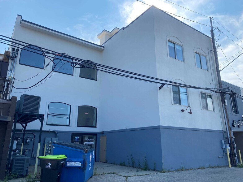 More Photos Of 117 N Mitchell St, Cadillac Medical For Sale