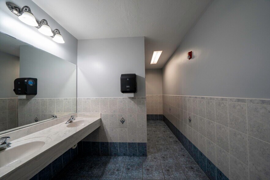 More Photos Of 3949 Evans Ave, Fort Myers Medical For Lease