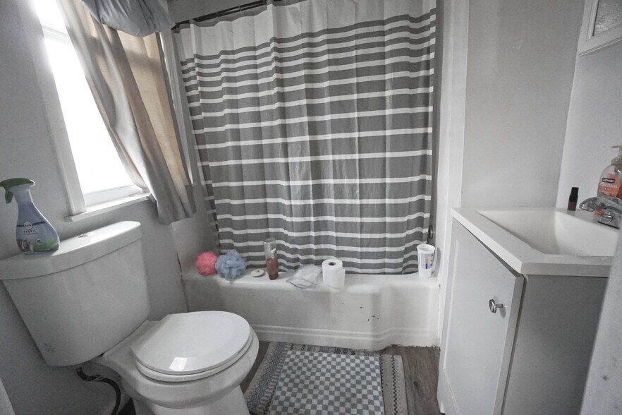 More Photos Of 257 Washington St NW, Warren Multifamily For Sale