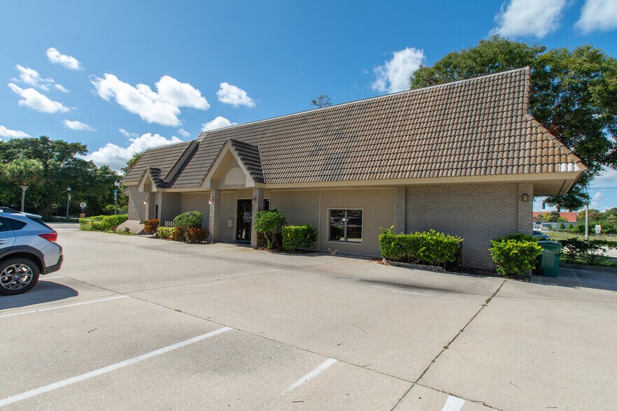 More Photos Of 300 E New Haven Ave, Melbourne Office For Sale