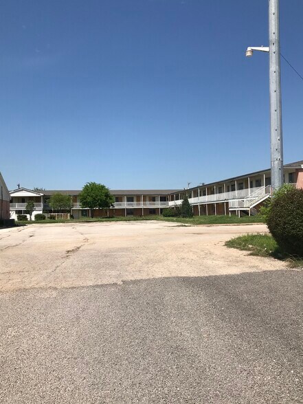 More Photos Of 774 US Highway 80 East, Abilene Hotel For Sale