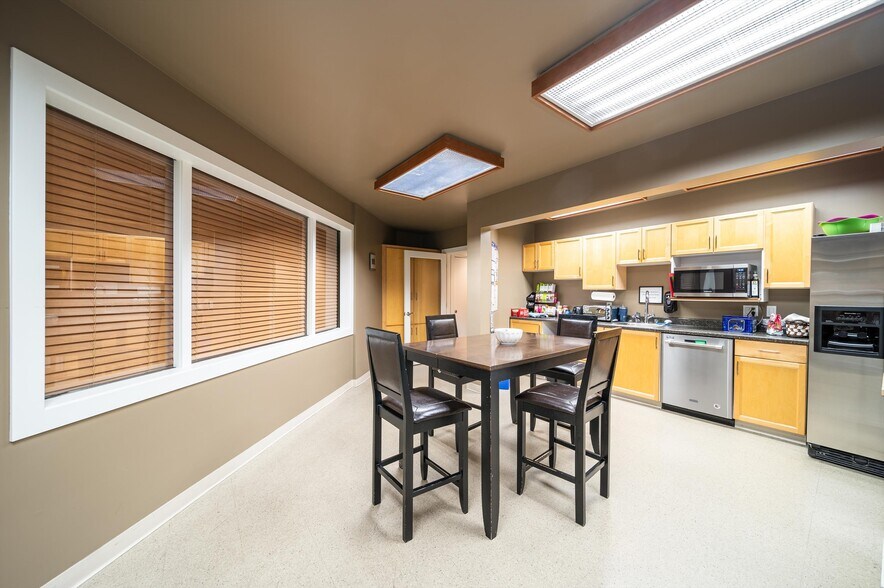 More Photos Of 1400 Broadway, Bellingham Office For Lease