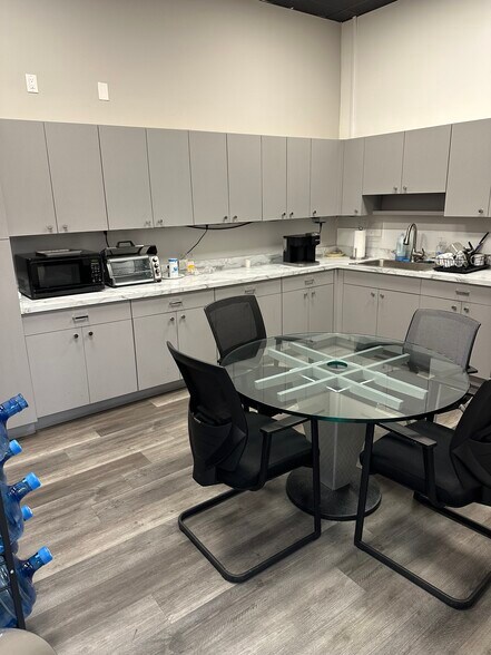 More Photos Of 2900 High Ridge Rd, Boynton Beach Warehouse For Lease