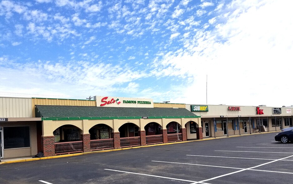 Primary Photo Of 1000-1044 E Main St, Brownsburg Unknown For Lease
