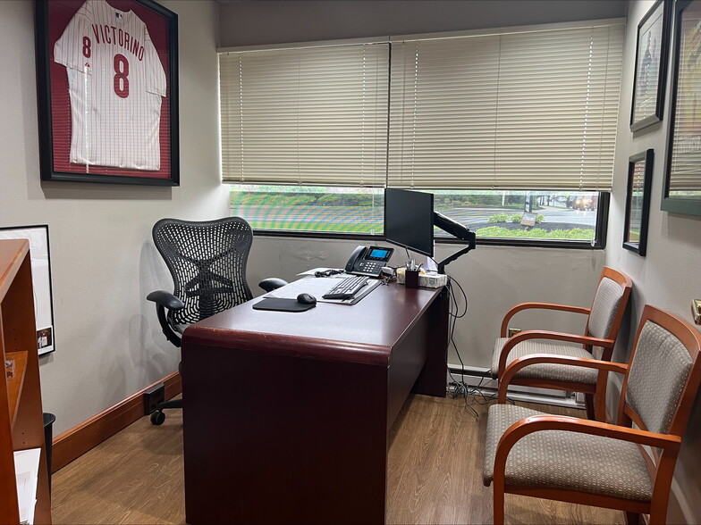 More Photos Of 860 E Swedesford Rd, Wayne Medical For Sale