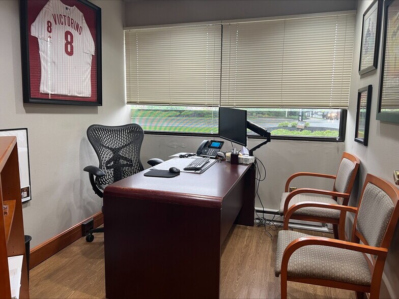 More Photos Of 860 E Swedesford Rd, Wayne Medical For Sale
