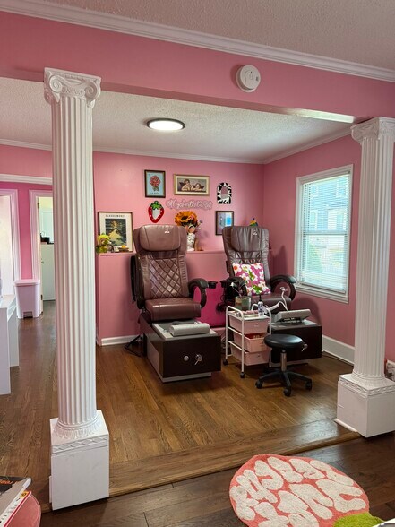 More Photos Of 1517 Lyon Court, Charlotte Freestanding For Lease