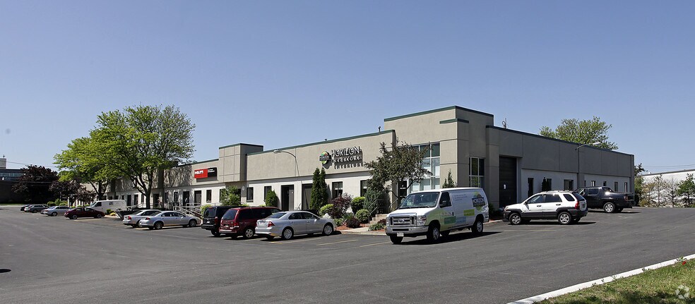 More Photos Of 150 New Boston St, Woburn Research And Development For Lease