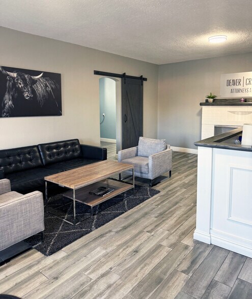 More Photos Of 818 E Charleston Blvd, Las Vegas Office For Sale