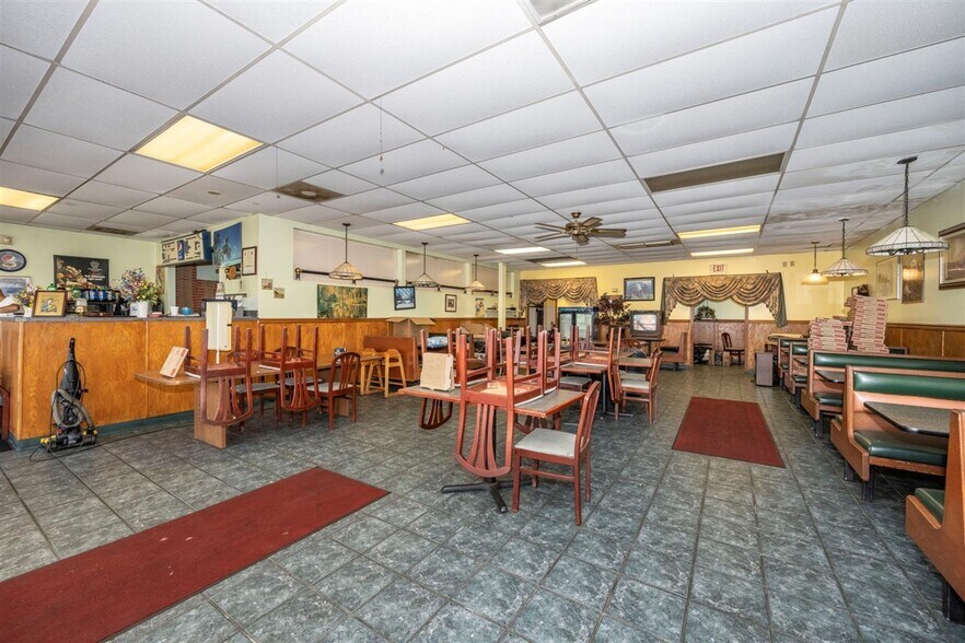 More Photos Of 615 S Main St, Woodsboro Restaurant For Sale