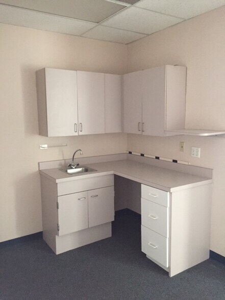 More Photos Of 1635 Mineral Spring Ave, North Providence Medical For Lease