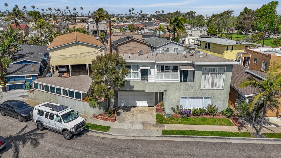 More Photos Of 1521 Marine Ave, Seal Beach Apartments For Sale