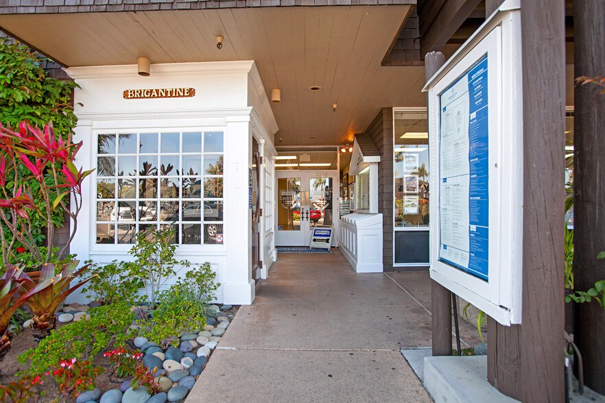 More Photos Of 2725-2727 Shelter Island Dr, San Diego Storefront Retail Office For Lease