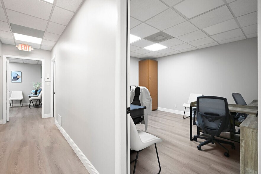 More Photos Of 1801 SE Hillmoor Dr, Port Saint Lucie Medical For Lease