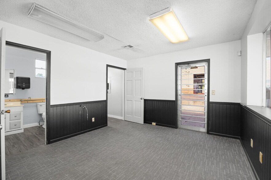 More Photos Of 1710 S Belt Hwy, Saint Joseph Auto Dealership For Sale