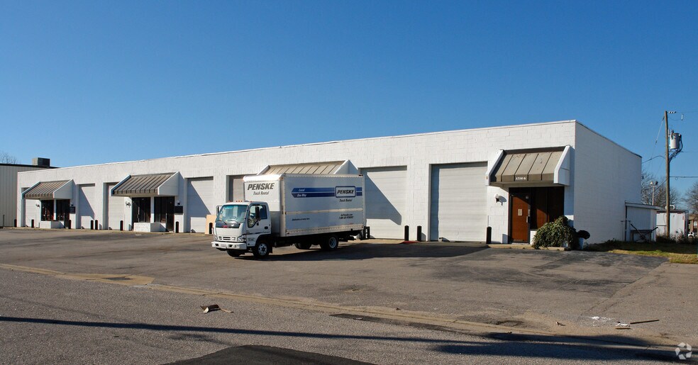 More Photos Of 1716 S Park Ct, Chesapeake Showroom For Lease