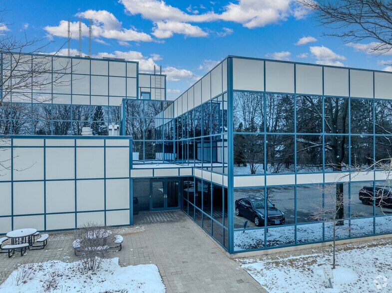 More Photos Of 150 Research Ln, Guelph Office For Lease