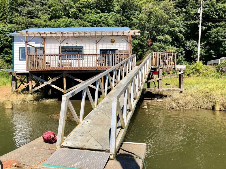 More Photos Of 6750 Or-126 Hwy, Florence Marina For Sale