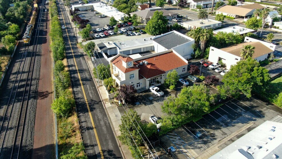 More Photos Of 2110 Railroad Ave, Redding Medical For Sale