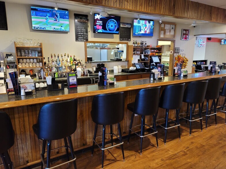 More Photos Of 739 W Main St, Deshler Bowling Alley For Sale