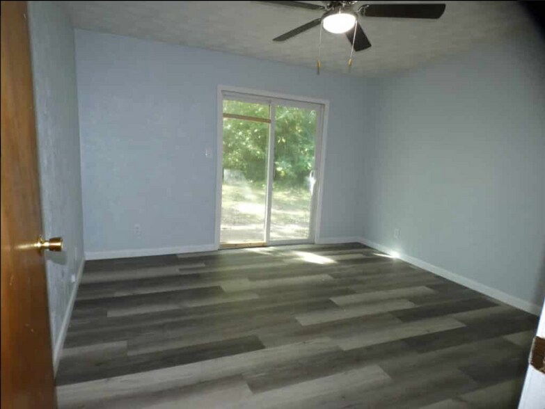 More Photos Of 105 S Washington St, Sparta Apartments For Sale