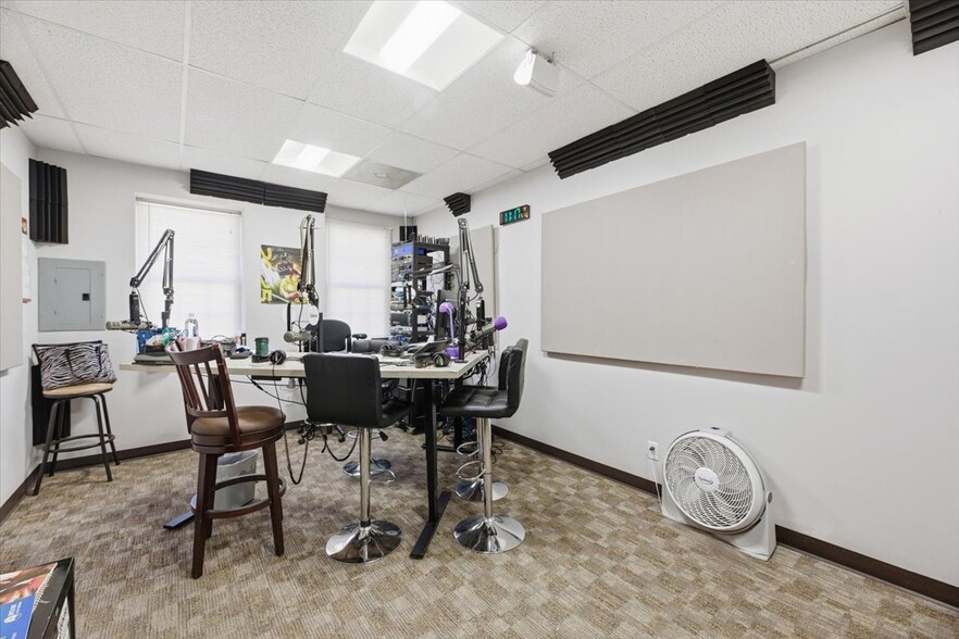 More Photos Of 600 S 4th St, Council Bluffs Office For Lease