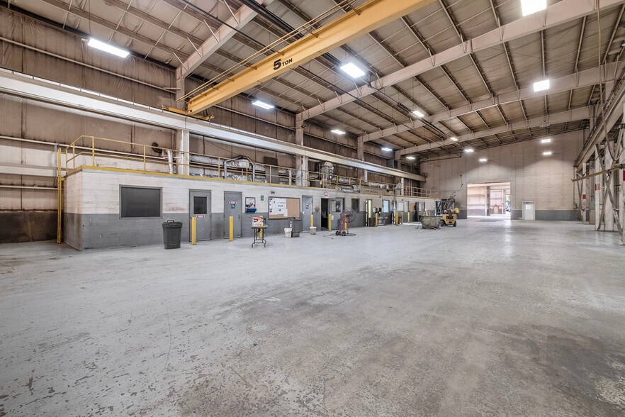 More Photos Of 4072 Flint Asphalt Dr, Burton Distribution For Sale