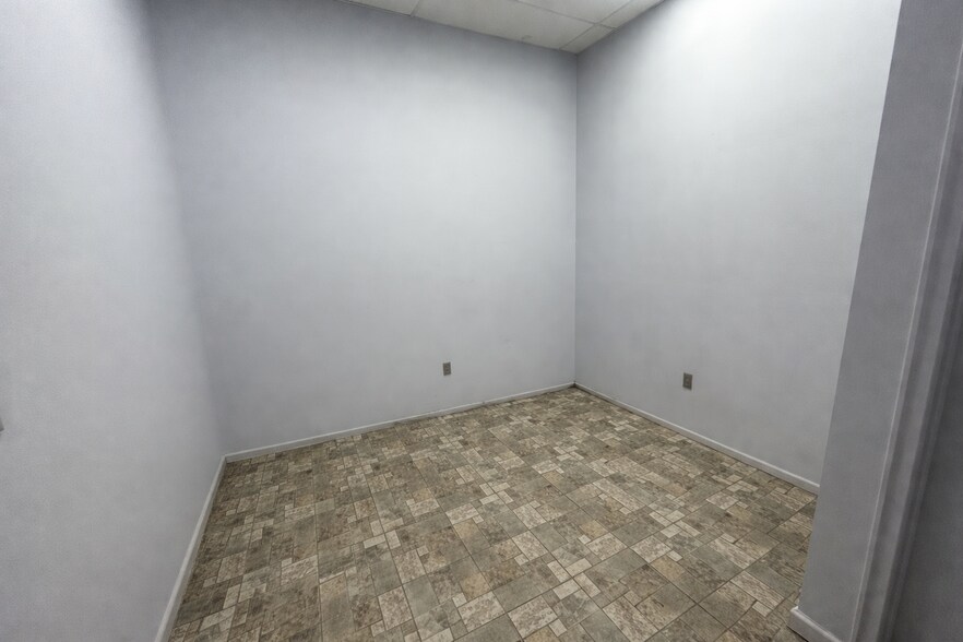 More Photos Of 901 Bay Ridge Ave, Brooklyn Office For Lease