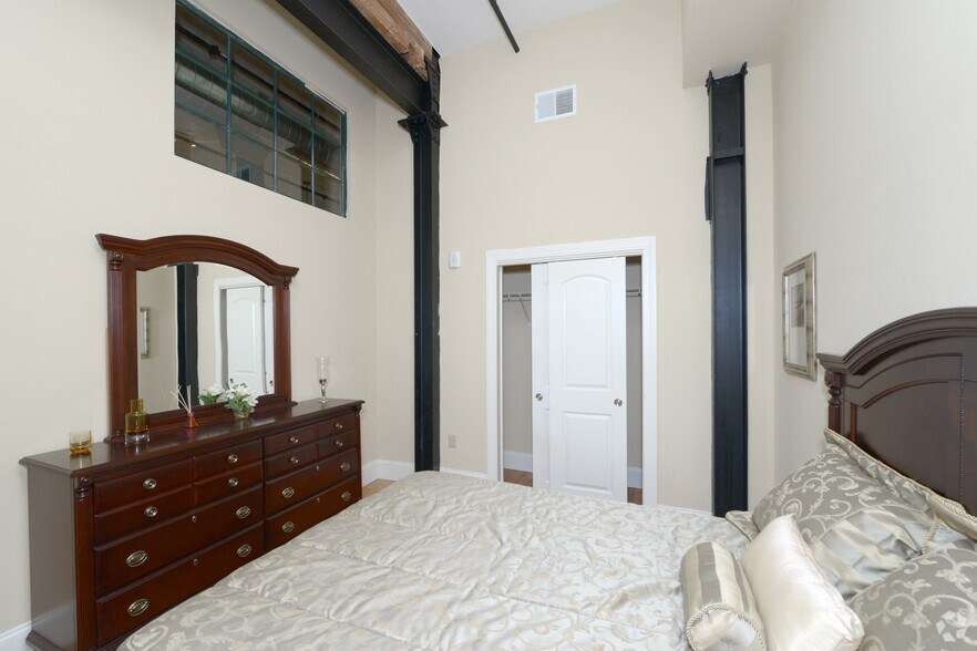 More Photos Of 12 Eagle St, Providence Apartments For Lease