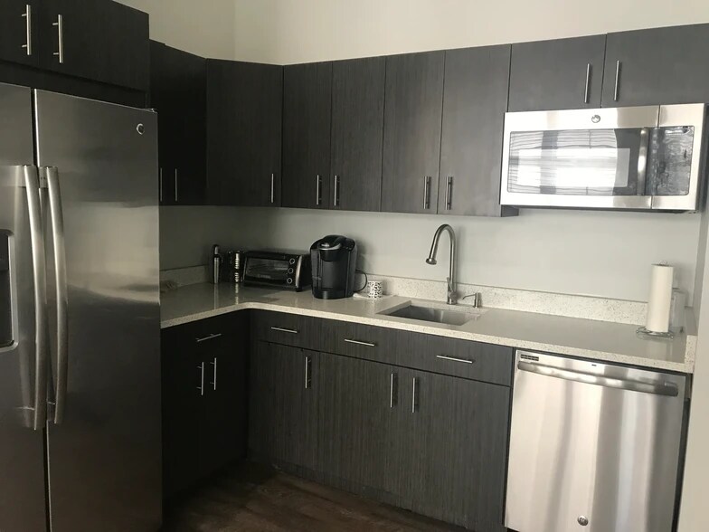 More Photos Of 952 International Pky, Lake Mary Office Residential For Lease